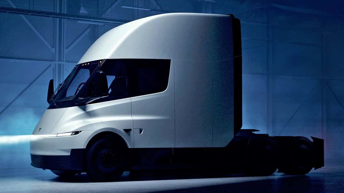 Наконец-то раскрыта скорость зарядки Tesla Semi: невероятно быстрая